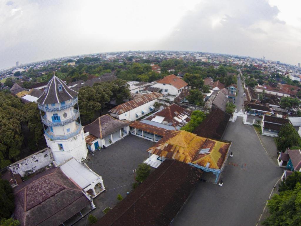 Megaland Hotel Solo Екстер'єр фото