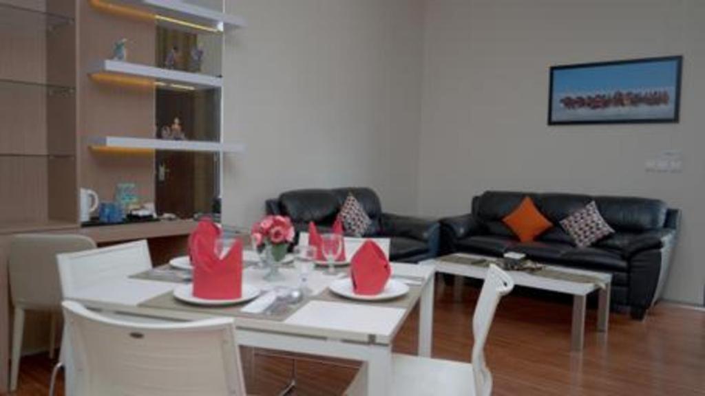 Megaland Hotel Solo Екстер'єр фото