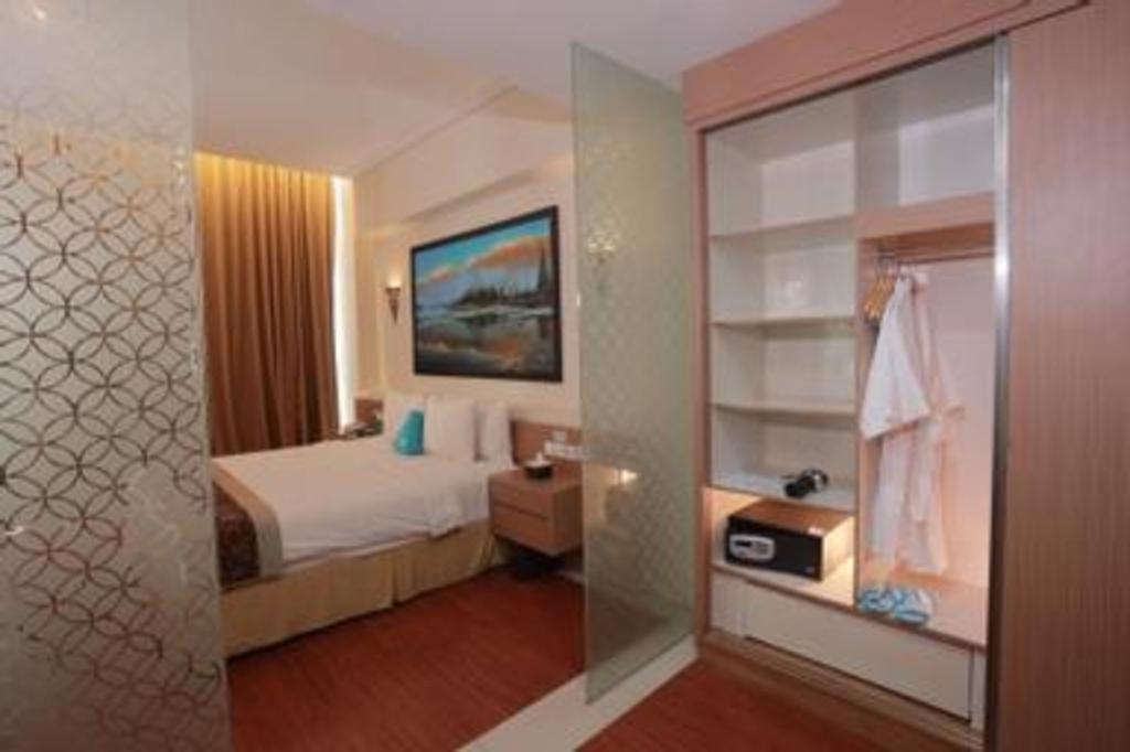 Megaland Hotel Solo Екстер'єр фото